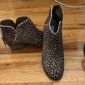 MICHAEL Shannon Tan Leopard Ankle Booties size 8.5  $25
